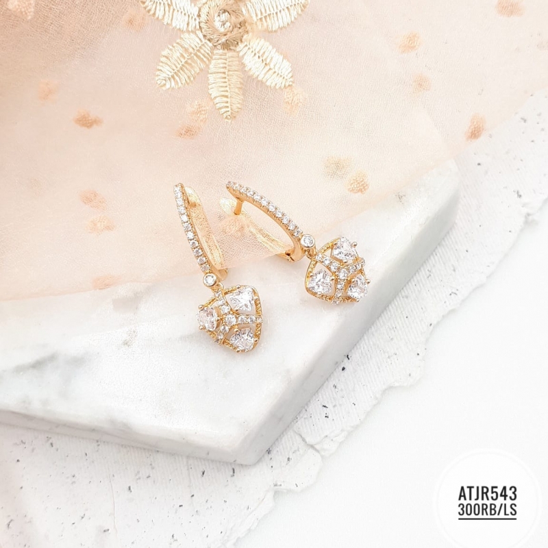 XUPING ANTING EMAS STONE TRIANGLE